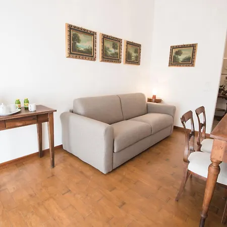 Italianflat - Via Adua Two Bedroom Old Town Apartament