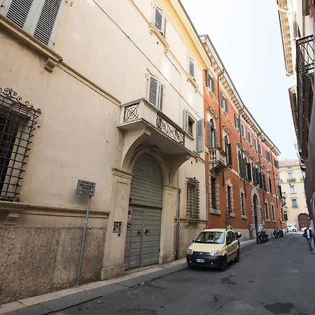 Italianflat - Via Adua Two Bedroom Old Town Apartment *