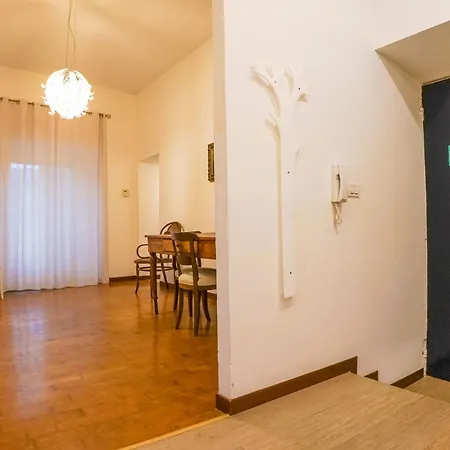 Italianflat - Via Adua Two Bedroom Old Town Apartment