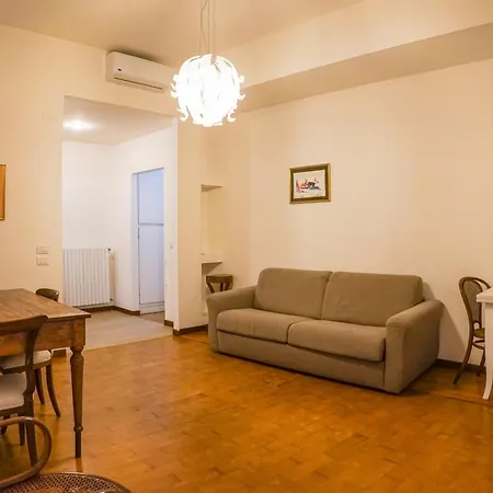 Apartament Italianflat - Via Adua Two Bedroom Old Town