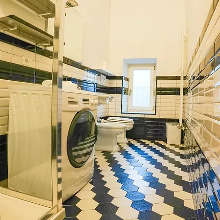Italianflat - Via Adua Two Bedroom Old Town Apartment