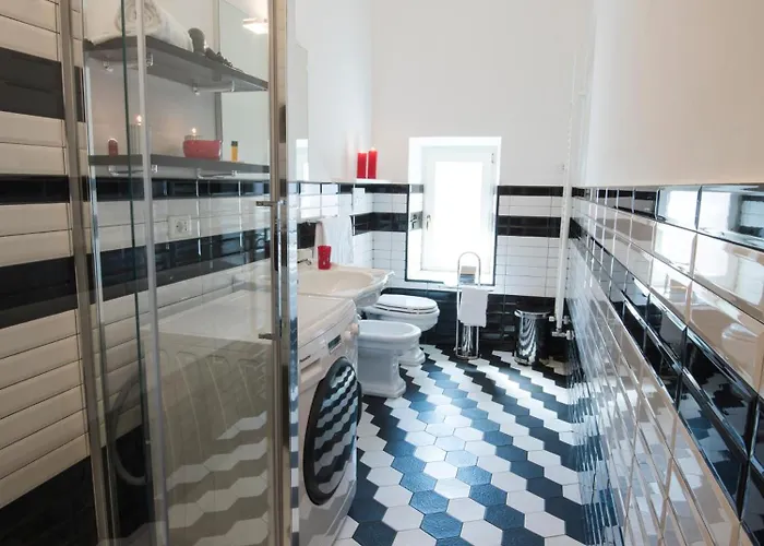 Апартаменты Italianflat - Via Adua Two Bedroom Old Town Верона