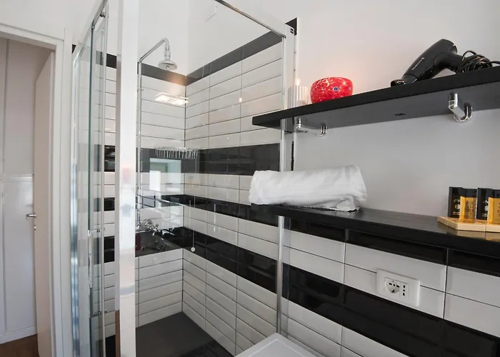 Апартаменты Italianflat - Via Adua Two Bedroom Old Town